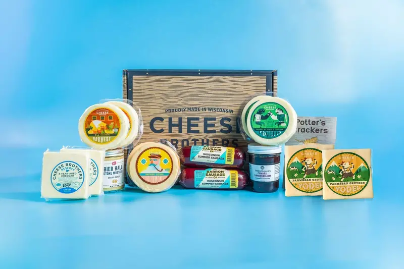 Deluxe Charcuterie Gift Pack – Curated Gourmet Meat & Cheese Assortment 1