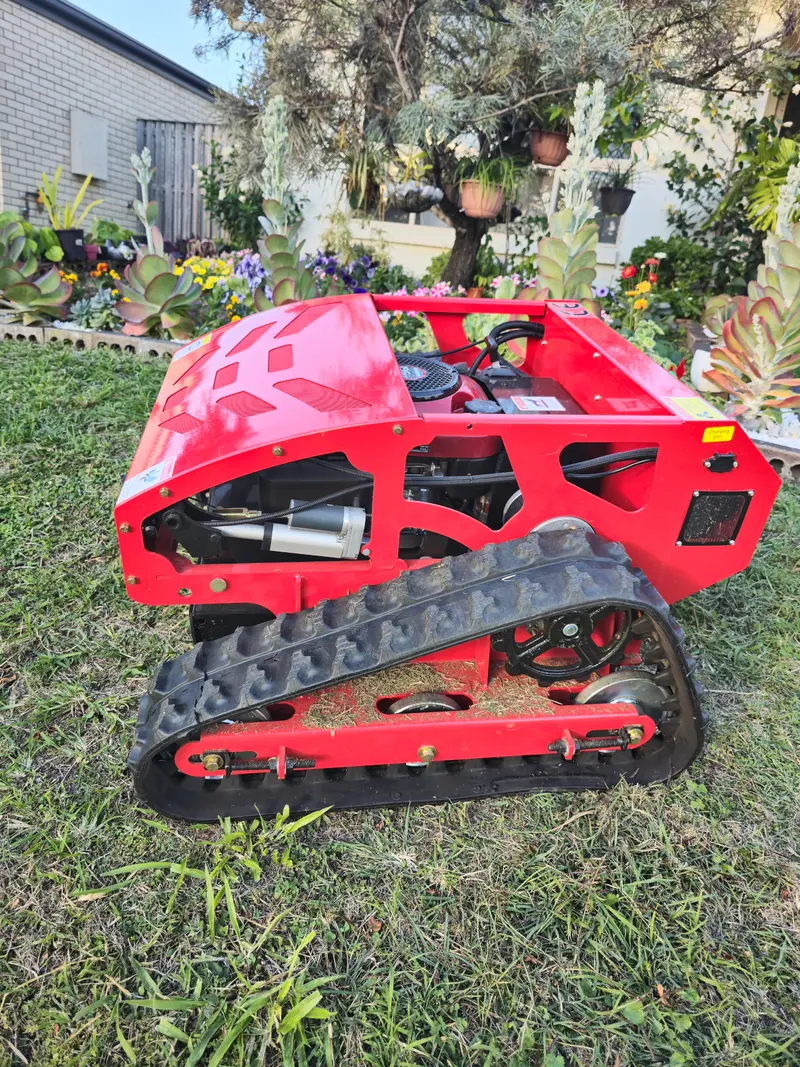 Ht750 Compact Remote-Controlled Lawn Mower 1