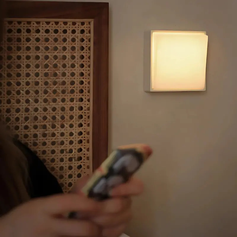 Magnetic Bedside Lamp With Nightlight & Wireless Charging 1