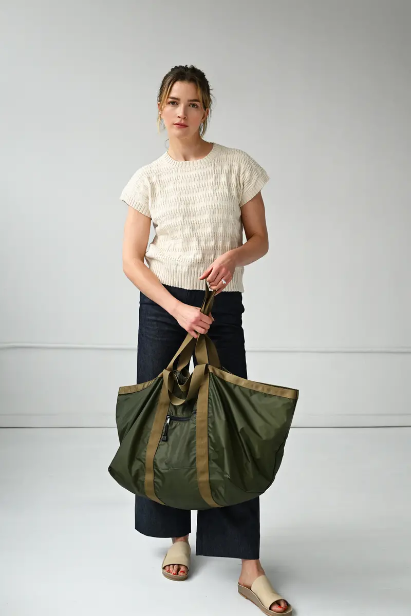 Medium Weekender Duffel In Olive And Coyote 1