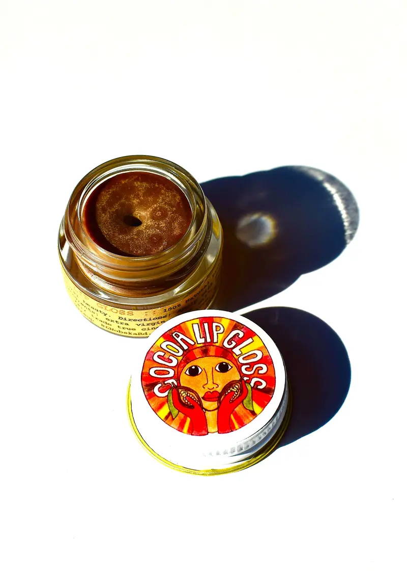 Rich Cocoa-Infused Lip Gloss 1