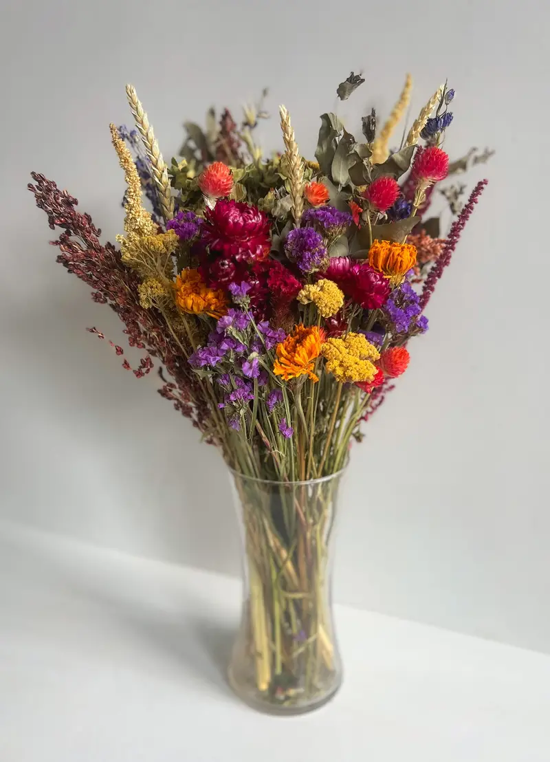 Sunshine-Inspired Dried Flower Bouquet – Bright & Cheerful 1