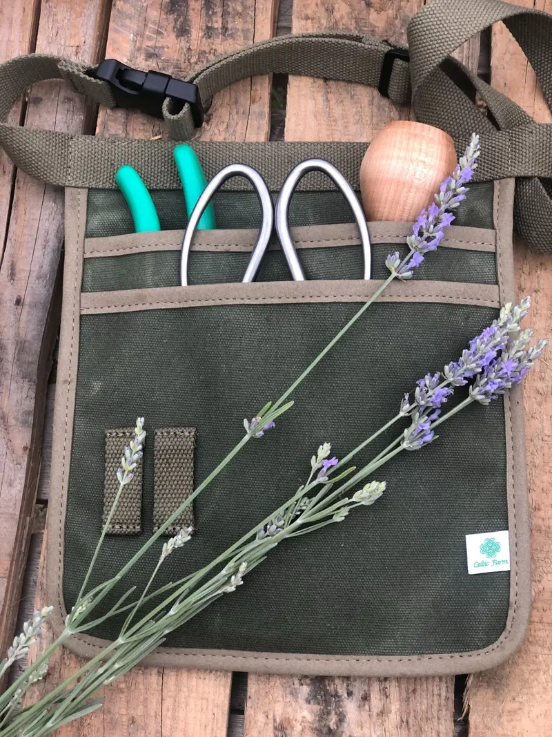 Waxed Canvas Garden Tool Belt – Durable, Hands-Free Horticulture Accessory 1