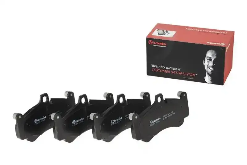 Brembo Ceramic Brake Pads For 2003–2006 Dodge Sprinter 2500/3500 Front Axle 1